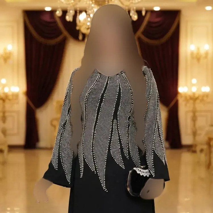 پیراهن مجلسی زنانه مدل نازنین جنس کرپ دالقیچ مشکی با خرجکار نگین و مروارید سایز 38 تا 60