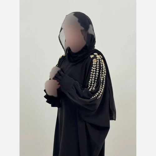 عبای زنانه مجلسی مشکی سرشونه طلایی جنس الیزه فری سایز 38 تا 60