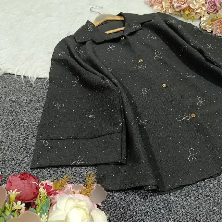 شومیز زنانه مدل تینا جنس ینزه خارجی مشکی فری سایز مناسب 38 تا 48