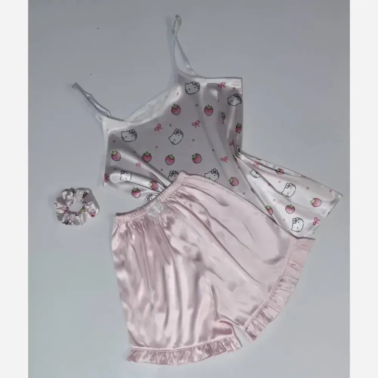 ست خواب زنانه تاپ و شورتک ساتن الیکس ابریشم طرحدار فری سایز