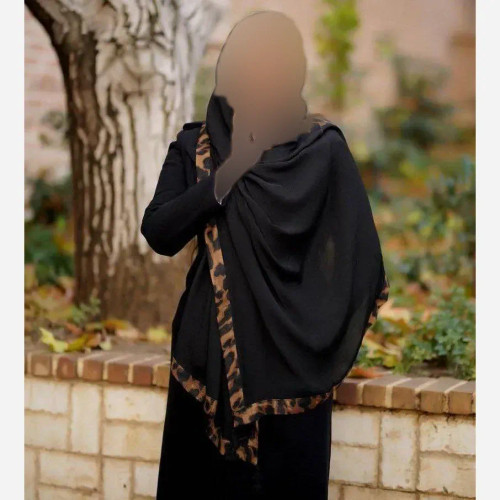 شال پلیسه حاشیه پلنگی مشکی ابعاد 180 در 75 سانتیمتر