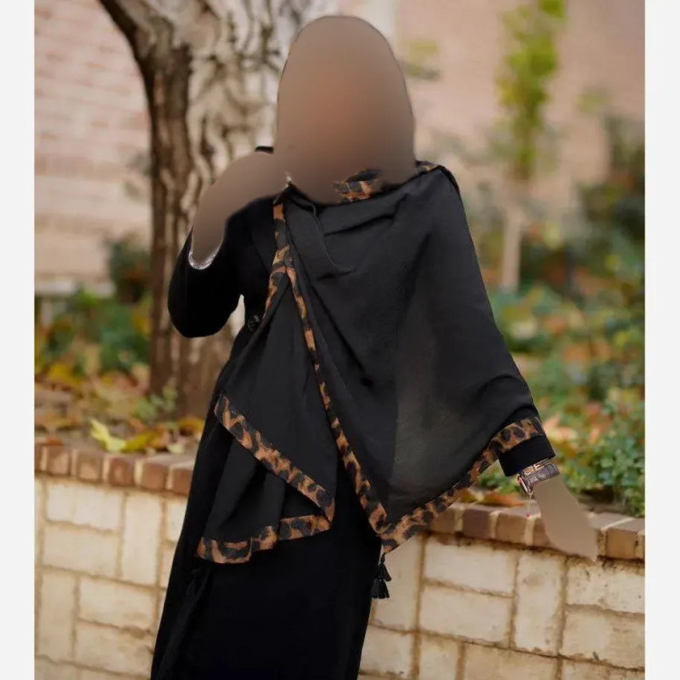 شال پلیسه حاشیه پلنگی مشکی ابعاد 180 در 75 سانتیمتر
