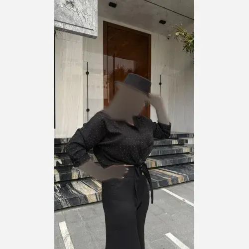شومیز زنانه جلو گره ای مدل بهارناز جنس پارچه صوفیا نگینی فری سایز