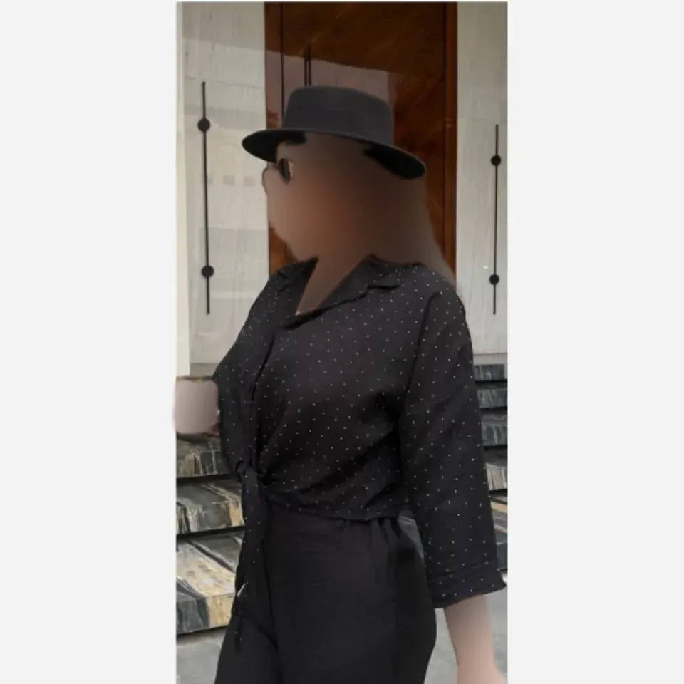 شومیز زنانه جلو گره ای مدل بهارناز جنس پارچه صوفیا نگینی فری سایز