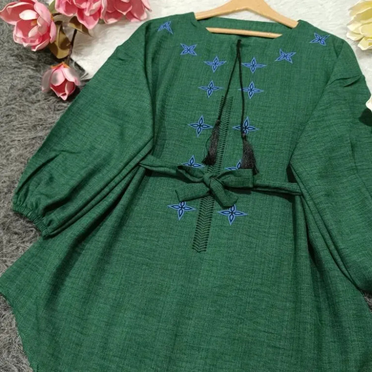 شومیز زنانه طرح دار گلبرگ جنس صوفیا فری سایز 38 تا 48