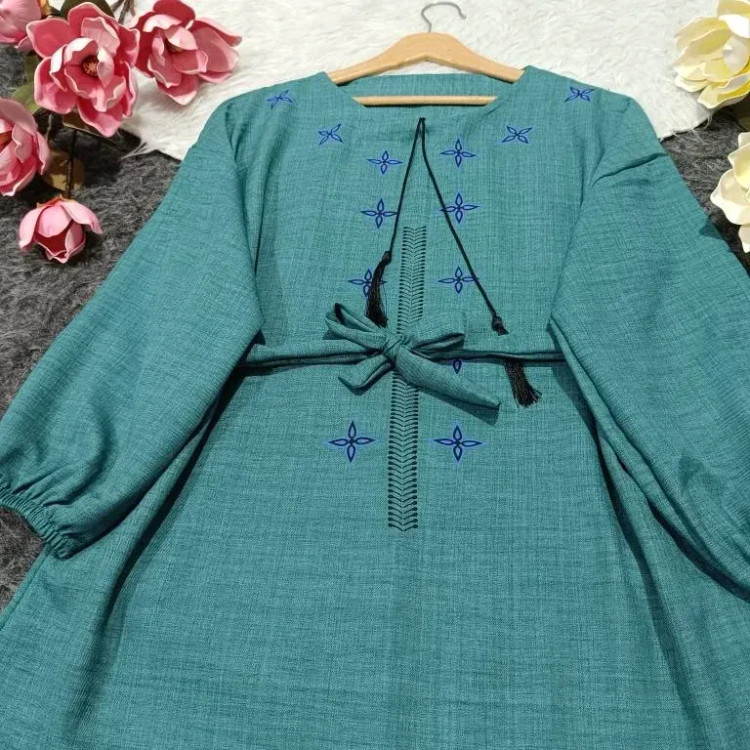 شومیز زنانه طرح دار گلبرگ جنس صوفیا فری سایز 38 تا 48
