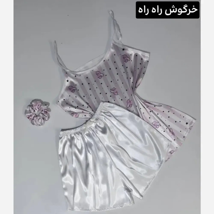ست خواب زنانه ساتن الیکس ابریشم طرحدار به همراه اسکرانچی فری سایز