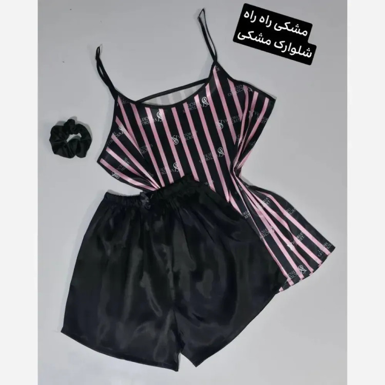 ست خواب زنانه ساتن الیکس ابریشم طرحدار به همراه اسکرانچی فری سایز
