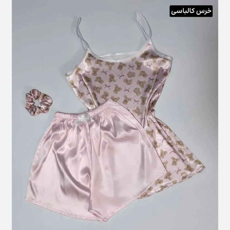 ست خواب زنانه ساتن الیکس ابریشم طرحدار به همراه اسکرانچی فری سایز