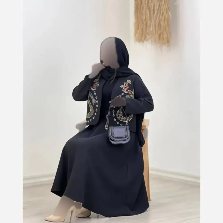 کت و دامن زنانه یارا جنس مازراتی رنگ مشکی فری سایز گلدوزی شده