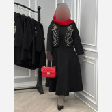 کت و دامن زنانه یارا جنس مازراتی رنگ مشکی فری سایز گلدوزی شده