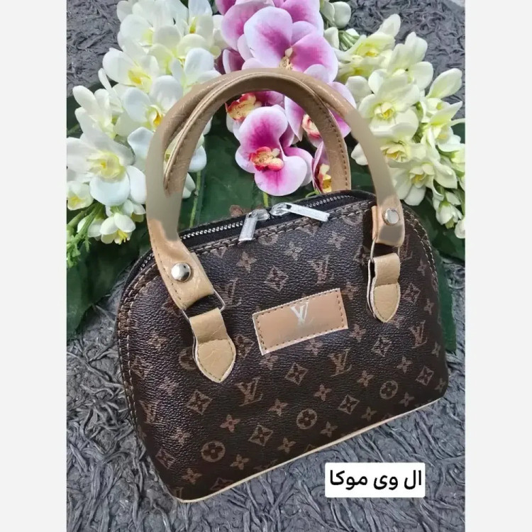 کیف زنانه مدل شبدر چرمی بند بلند سایز 15 در 12 سانتیمتر