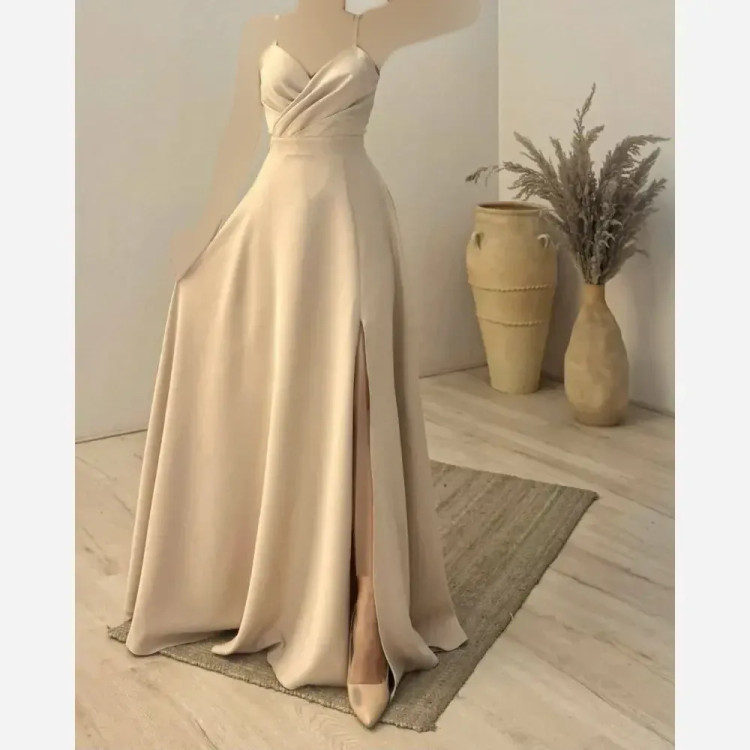پیراهن مجلسی زنانه مدل سارا جنس مازاراتی با کاپ سینه و بند تنظیم پشت