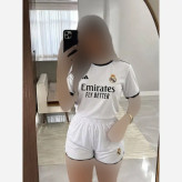 ست تیشرت و شورتک ورزشی طرح رئال و برزیل جنس فلامنت فری سایز