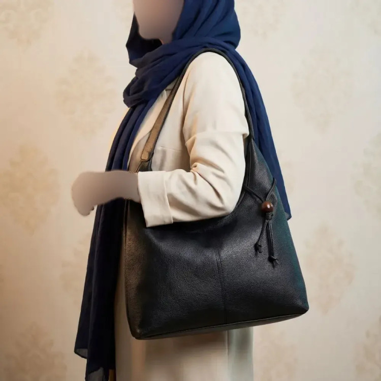 کیف دوشی زنانه مدل آوا جنس چرم شرانگ خارجی بزرگ و جادار