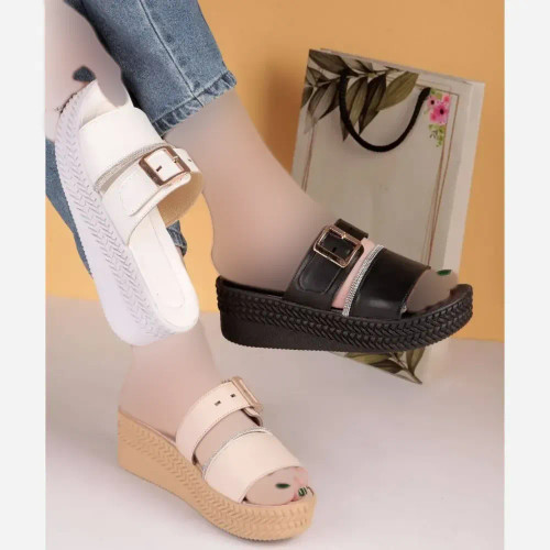 صندل لژدار نگینی زنانه چرم بیاله رنگ مشکی سایز 37