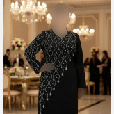 ماکسی مجلسی زنانه بیگ سایز کرپ دالقیچ مشکی با خرجکار نگین و مروارید سایز 50 تا 60