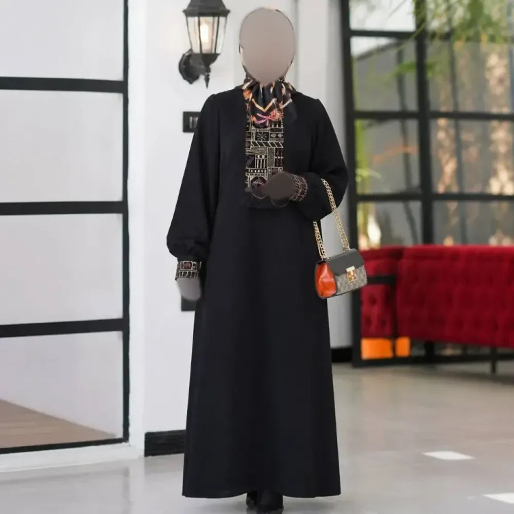 عبا زنانه مدل هدیه جنس الیزه با خرجکار سوزن دوزی درجه یک رنگ مشکی فری سایز