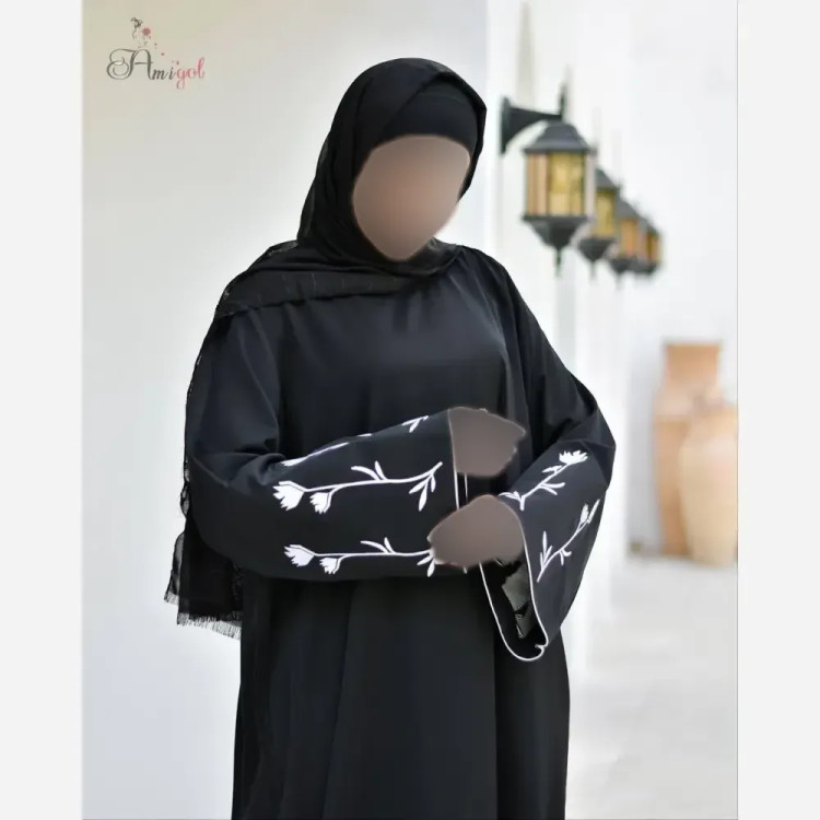 مانتو عبایی گلسا جنس کرپ ندا اماراتی فری سایز مناسب 38 تا 52