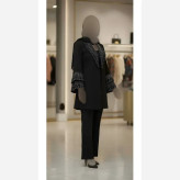 ست مانتو شلوار مجلسی آستین کلوش ورساچ مازراتی گرم بالا نگین نقره ای و مشکی سایز 40 تا 52