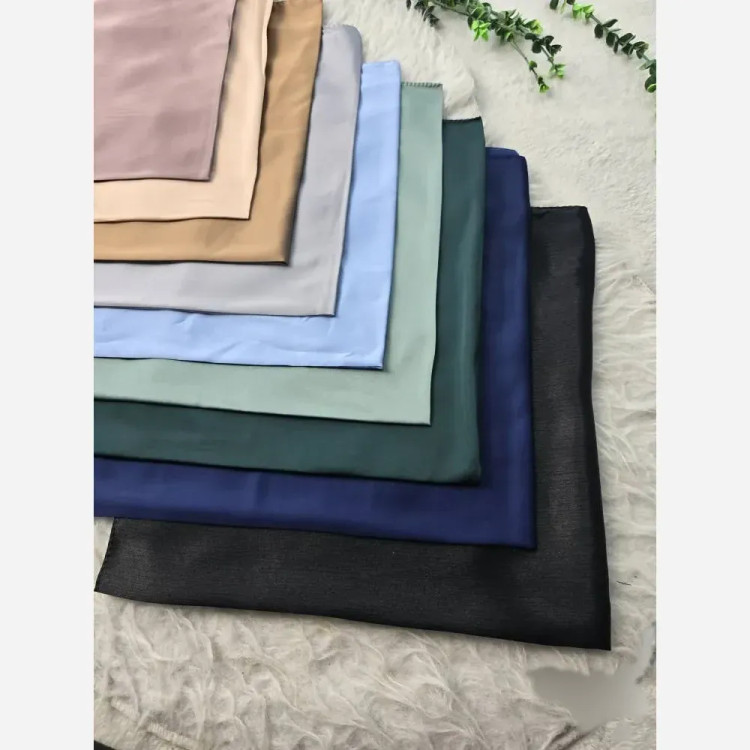مینی اسکارف ساتن سیلک ابعاد 75 در 75 سانتیمتر