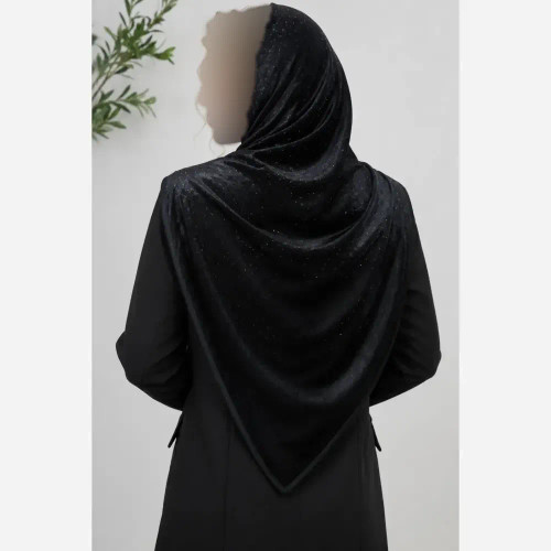روسری مجلسی قواره دار کوپرا مشکی نگین کاری شده ابعاد 125 در 125