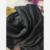 روسری مجلسی قواره دار کوپرا مشکی نگین کاری شده ابعاد 125 در 125