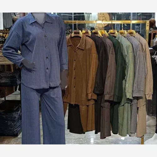 کالج لیلی زنانه سایز 37 تا 40 جنس ورنی طرح دار خارجی و استر سوییت درجه یک