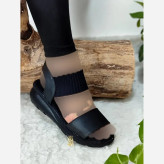 صندل طبی لژدار زنانه مدل برفی با رویه چرم صنعتی و زیره PU