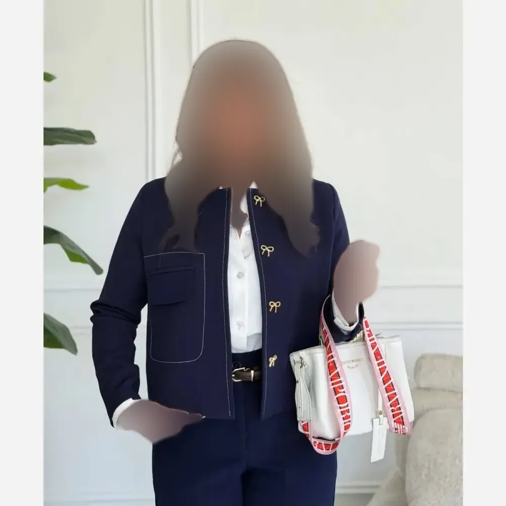 کت و شلوار زنانه مدل غزال جنس کرپ مازراتی درجه یک رنگ مشکی و سرمه ای