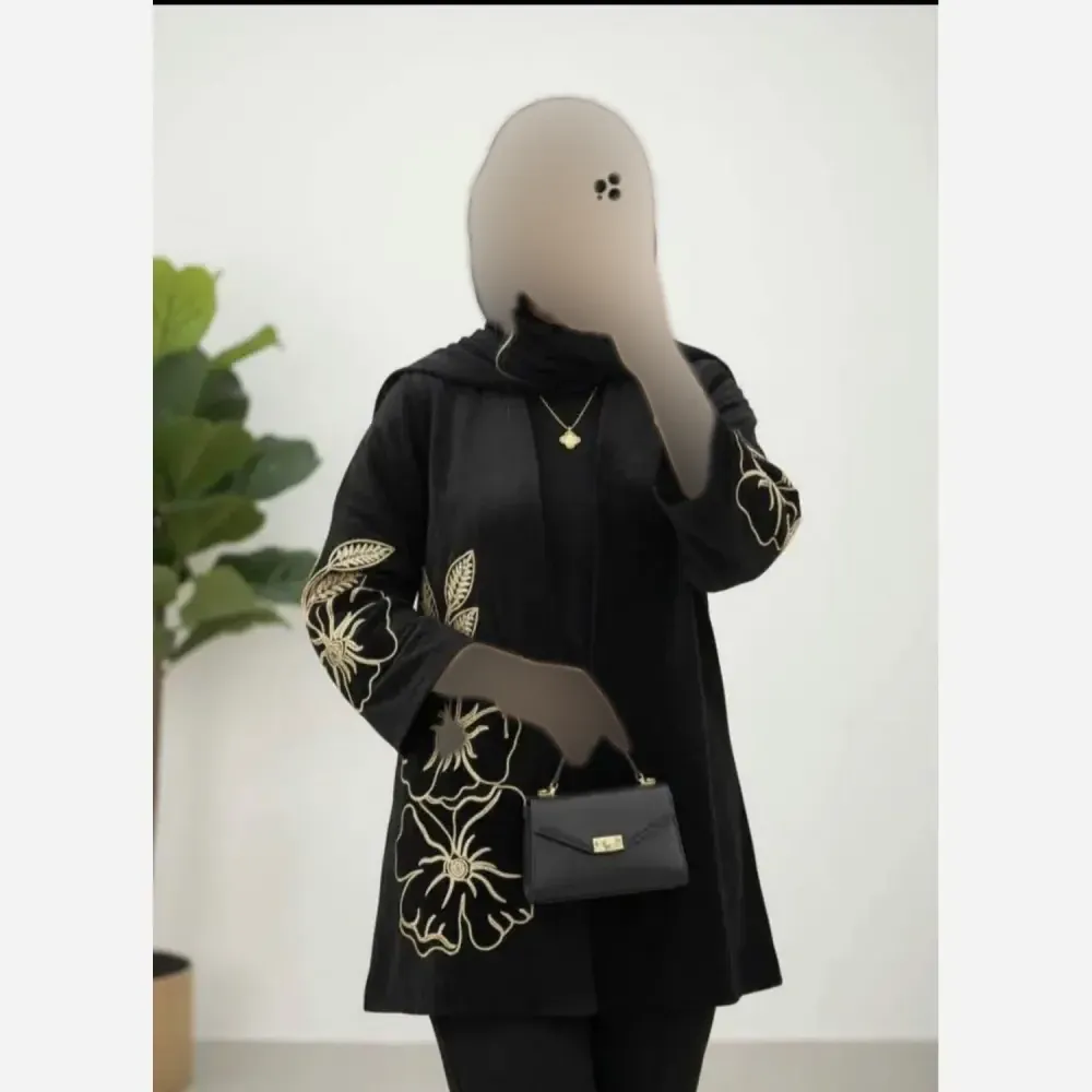 مانتو گلرخ مخمل شنل اعلا مشکی سایز 1 و 2