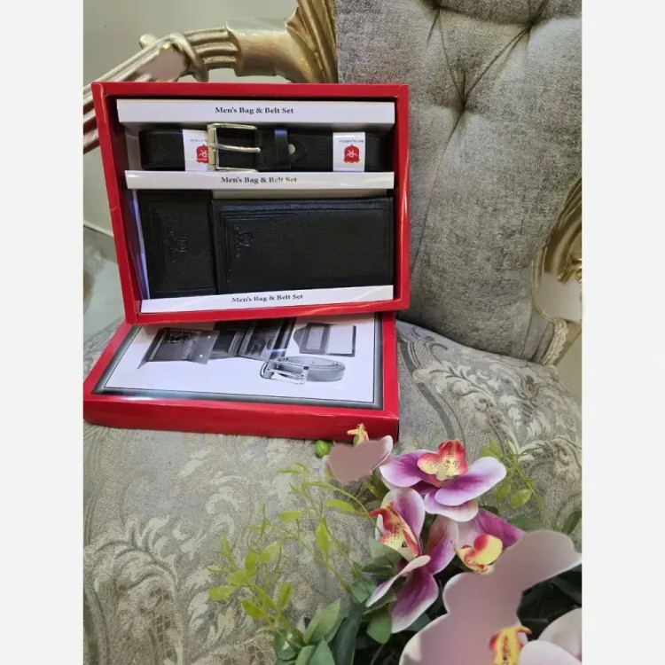 پک مردانه چرم شامل کیف پول جاکارتی و کمربند رنگ مشکی و عسلی