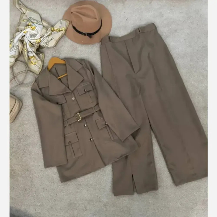 مانتو شلوار مازراتی شبنم فری سایز تا 48 رنگ بندی متنوع کمربند دار