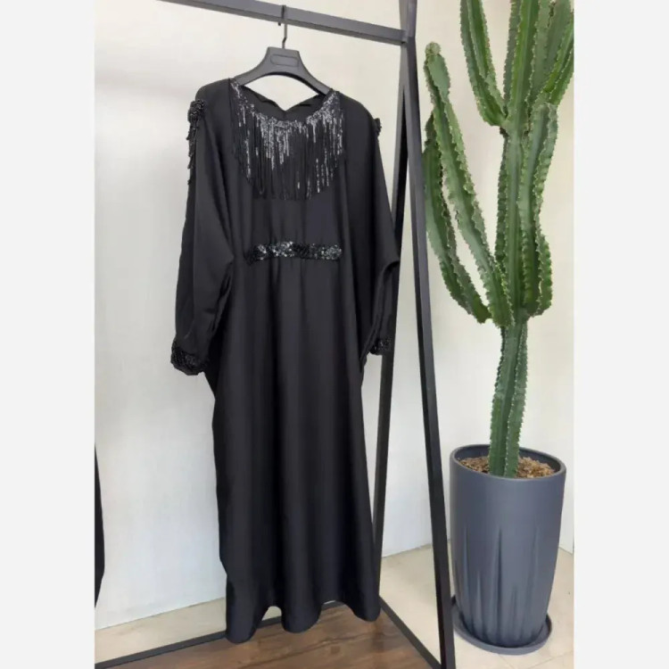 عبایی سردوش دار مه لقا الیزه مشکی فری سایز 38 تا 52 بند تنظیم سایز قد 125 سانت دور سینه 160 سانت آستین 60 سانت دوخت مزونی کیفیت عالی