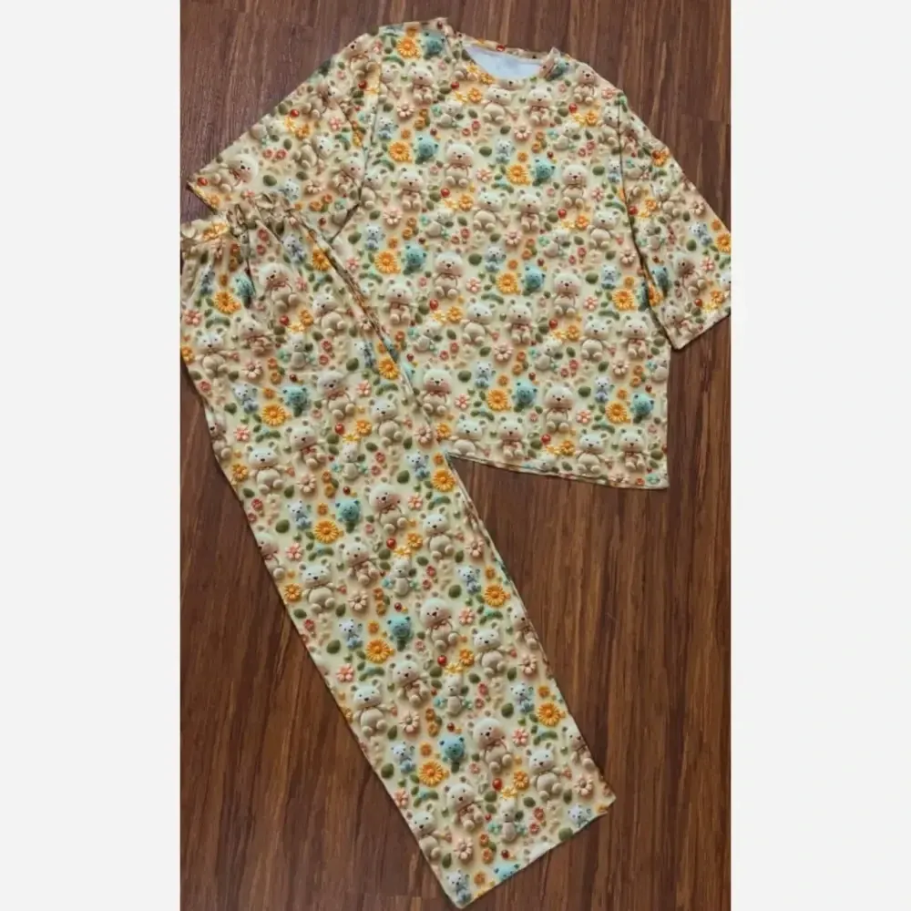 ست تیشرت شلوار راحتی سه بعدی پنبه گیاهی نرم و لطیف بدون آبرفت طرح خرسی و استیکر