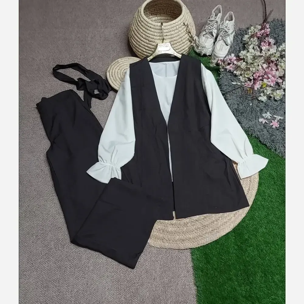 ست چهارتیکه زنانه مدل سورینو یقه دلبر جنس بزیاق اعلا سایز 38 تا 46 رنگ مشکی قهوه ای تیره سرمه ای تیره