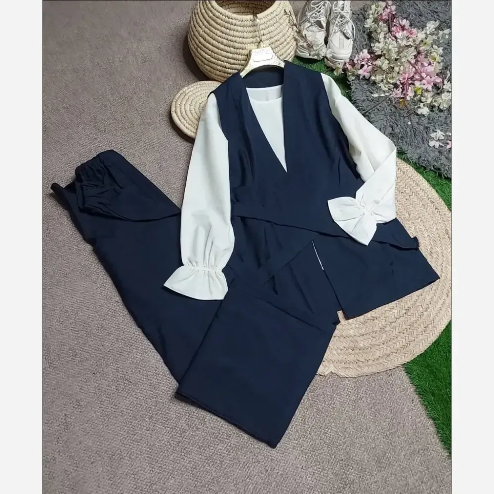 ست چهارتیکه زنانه مدل سورینو یقه دلبر جنس بزیاق اعلا سایز 38 تا 46 رنگ مشکی قهوه ای تیره سرمه ای تیره
