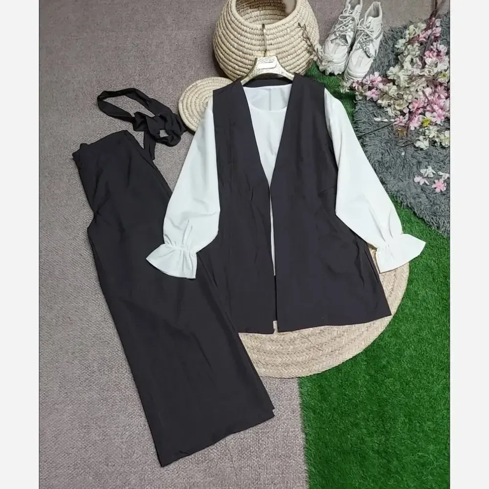 ست چهارتیکه زنانه مدل سورینو یقه دلبر جنس بزیاق اعلا سایز 38 تا 46 رنگ مشکی قهوه ای تیره سرمه ای تیره