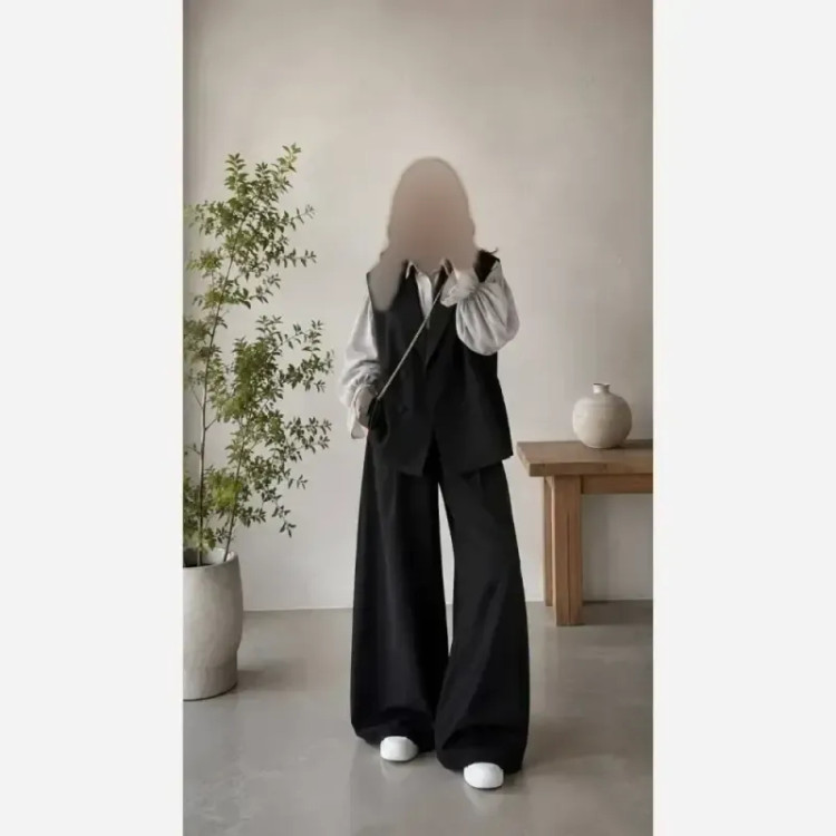 ست سه تیکه ملوسک کرپ مازراتی و شومیز داکرون راه راه سایز 38 تا 46
