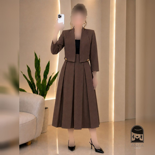 ست کت دامن زنانه مدل شایلین جنس کرپ بزیاق سایز ۱ تا ۲