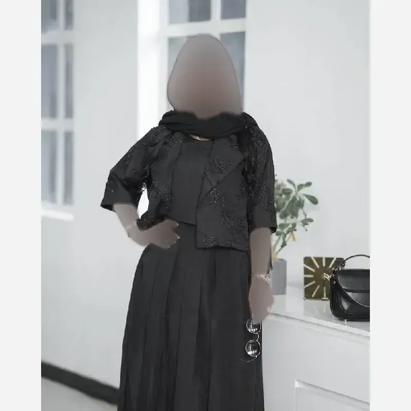 ست کت و دامن مشکی مدل تامارا خامه دوزی شده سایزبندی
