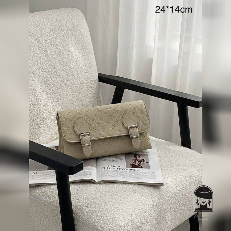کیف دوشی زنانه مدل وی جنس چرم حوله ای شنلی سایز 111