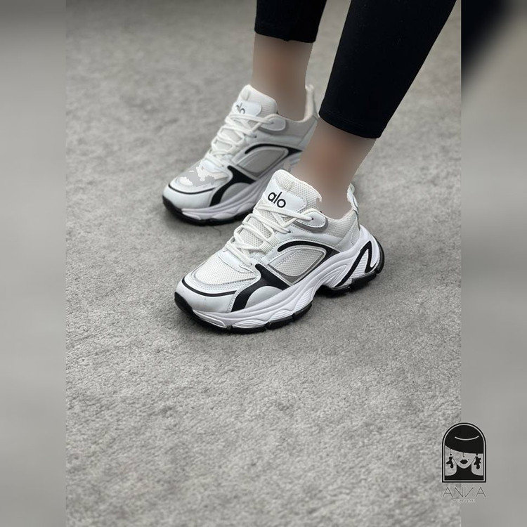 کتونی زنانه مدل قلبی الو جنس چرم و حوله ای و تنفسی سایز 37 38 39 40