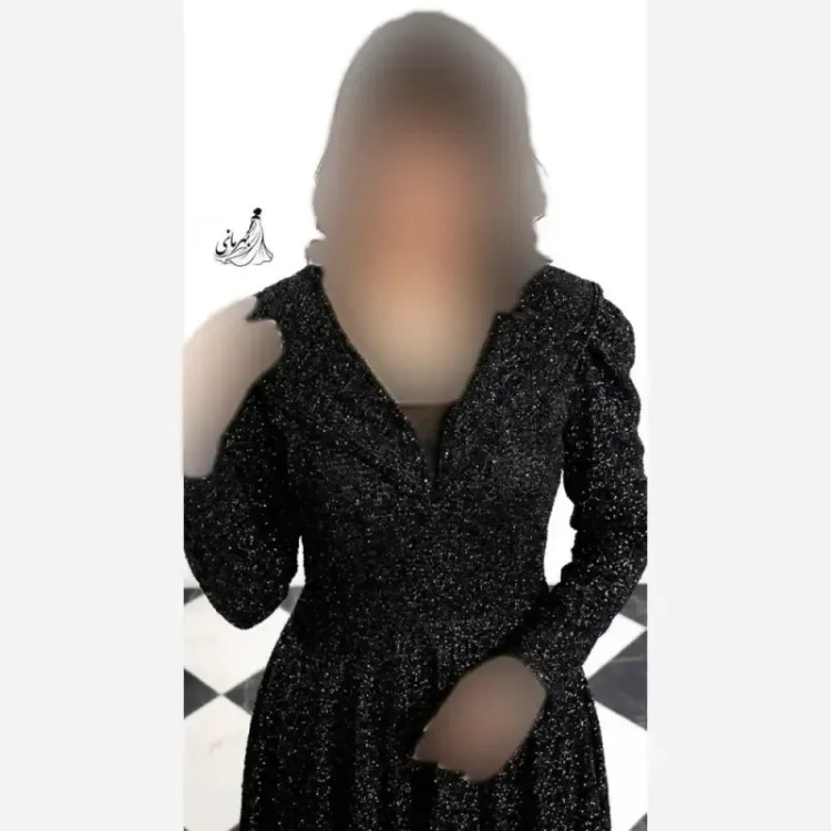 پیراهن مجلسی زنانه مدل سایه جنس دانتل چمنی سنگدوزی شده کاپدار رنگ مشکی سایزبندی بزرگ