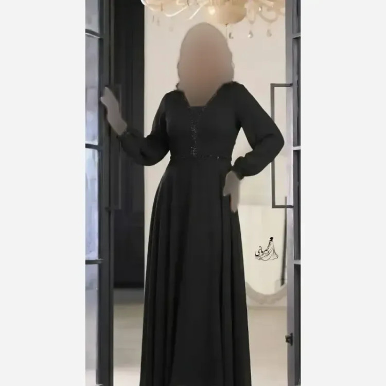 پیراهن مجلسی زنانه کرپ حریر سنگ دوزی شده کاپدار سایز بزرگ مشکی و سورمه ای