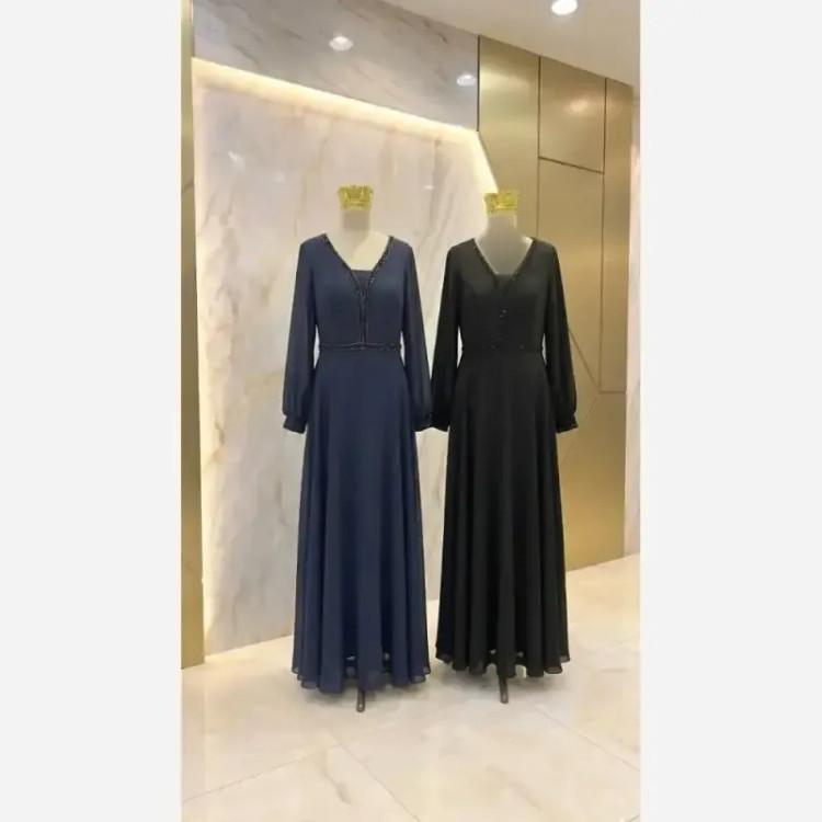 پیراهن مجلسی زنانه کرپ حریر سنگ دوزی شده کاپدار سایز بزرگ مشکی و سورمه ای