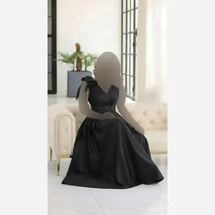 ماکسی زنانه مدل لاله ساتن تافته گرم بالا رنگ مشکی سایز 1 تا 3 کاپدار