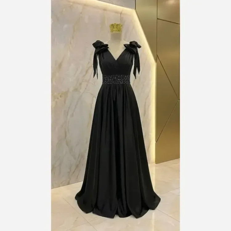 ماکسی زنانه مدل لاله ساتن تافته گرم بالا رنگ مشکی سایز 1 تا 3 کاپدار