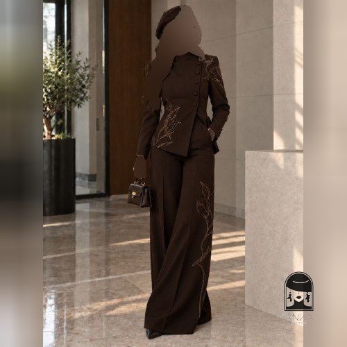 کت زنانه مدل ‌های گل‌دار روی و شلوار، با دست روی سایز 38 تا 48