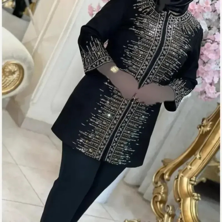 ست کت شلوار مجلسی زنانه مدل خوشه جنس مازراتی رنگ مشکی